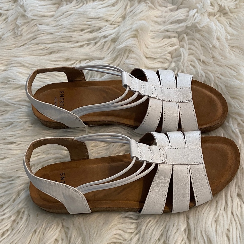 Earth Origins  White  Strappy Sandals size 9.5 excellent preowned condition